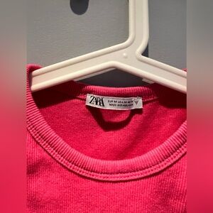 Pink crop tank top

Zara